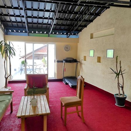Urban Boutique Hotel Приштина Экстерьер фото