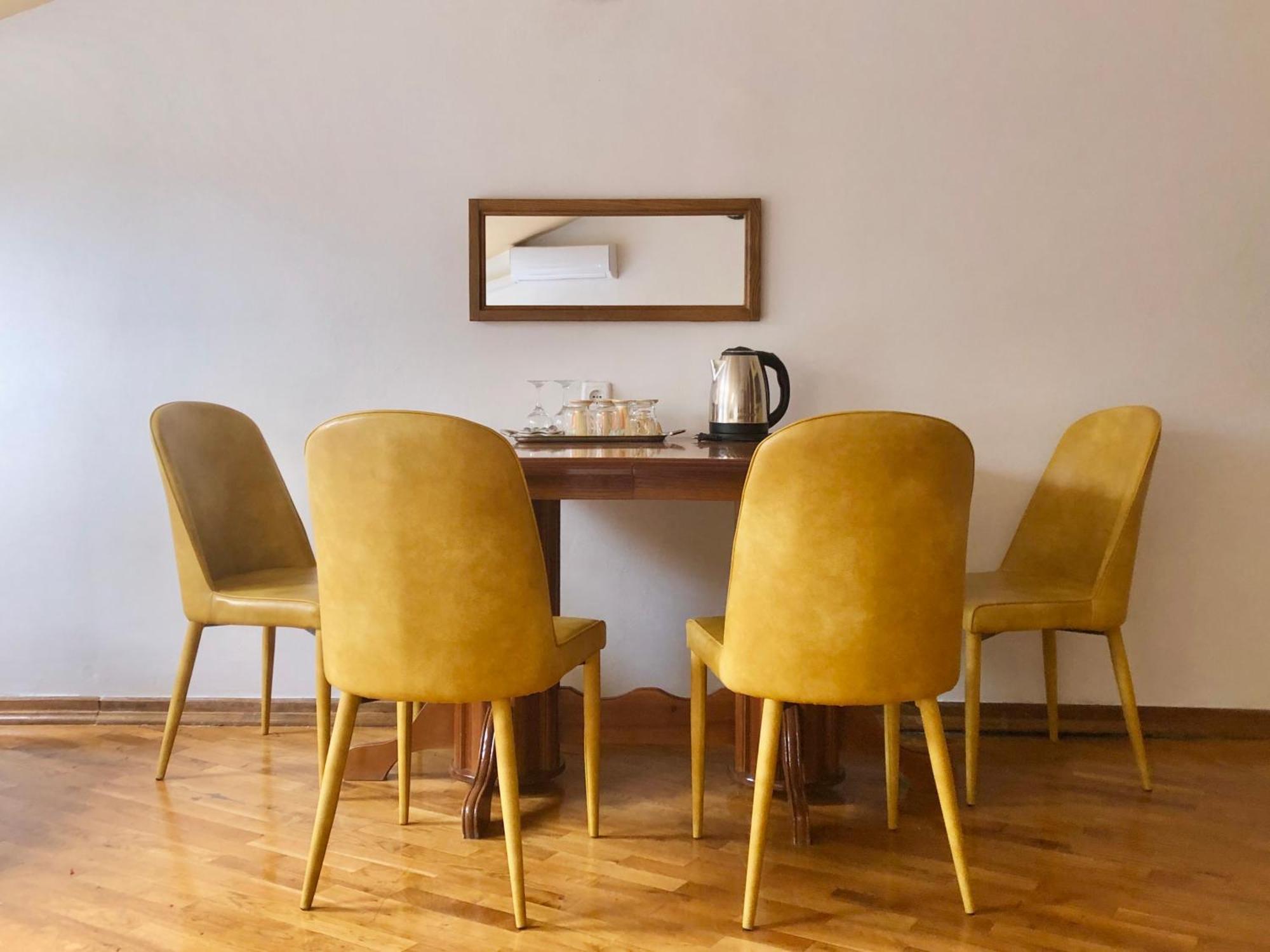 Urban Boutique Hotel Приштина Экстерьер фото