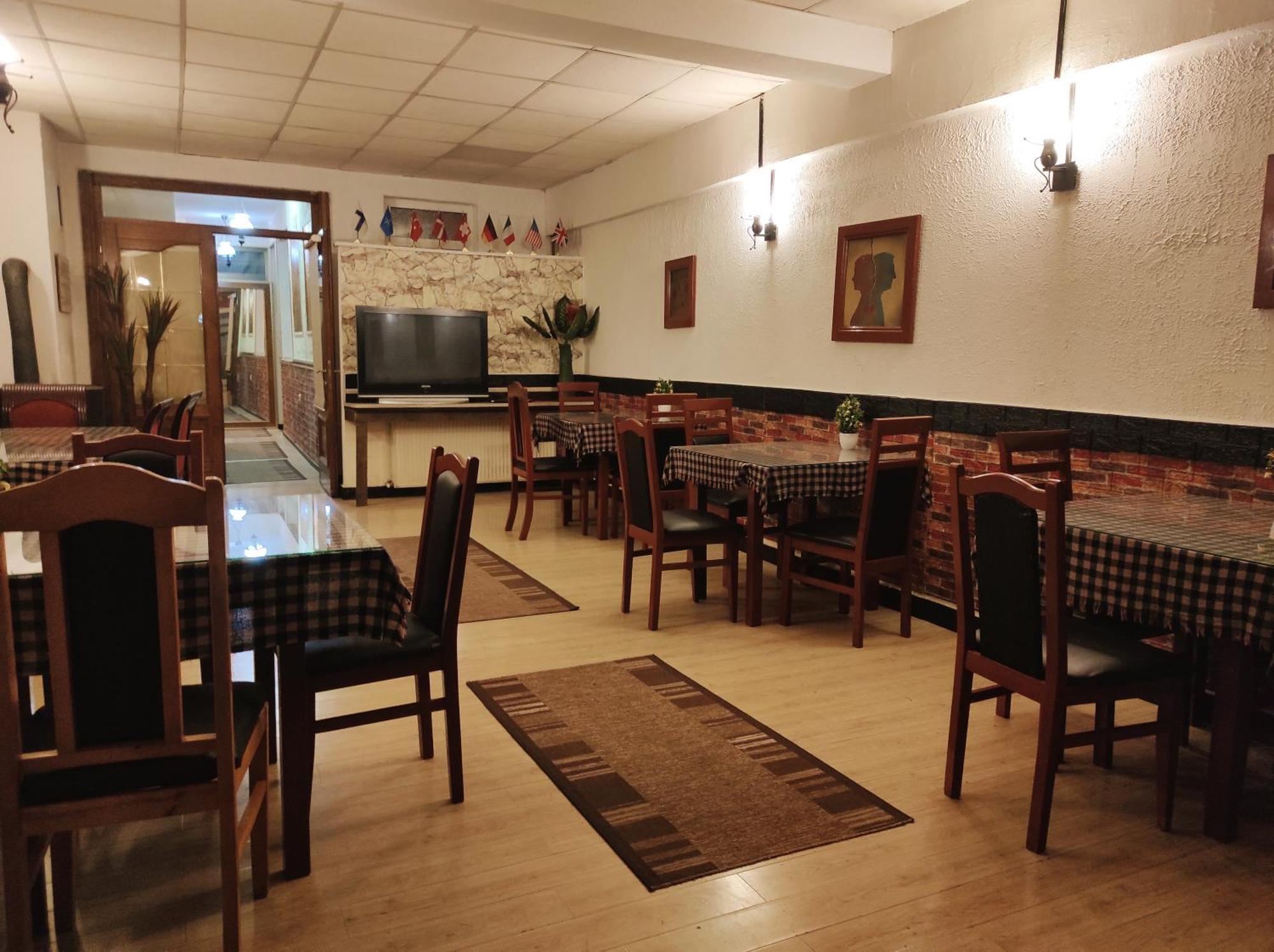 Urban Boutique Hotel Приштина Экстерьер фото